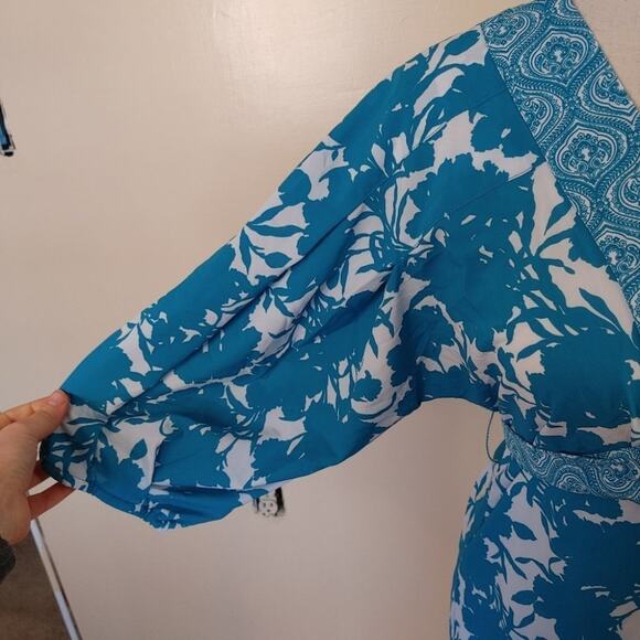 George Floral Flowers Size Small S Blue White Coastal Greece V Neck Blouse - Picture 9 of 11